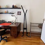 Beautiful 2-Bed Apartment In Roma